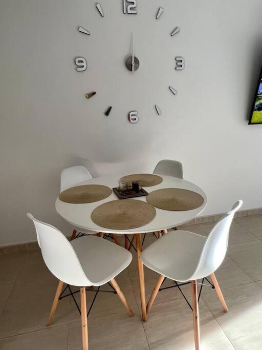 Apartamento Con Piscina ,Parking Y Aire Acondicionado Сан-Карлос-де-ла-Рапіта Екстер'єр фото
